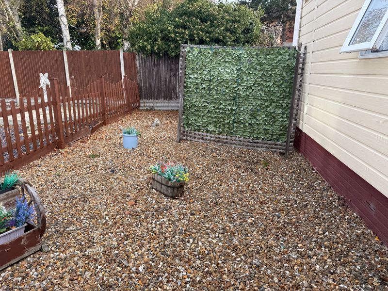 Folly Park High Street